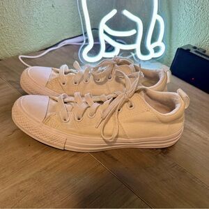 Converse Women's Sneakers in Cream Size 7.5